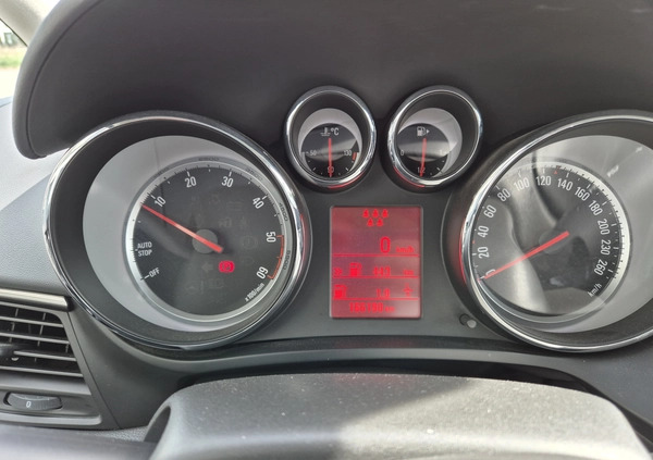 Opel Zafira cena 35500 przebieg: 166000, rok produkcji 2015 z Głogów małe 352
